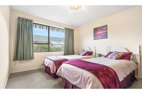 Photo of property in 2/40 Sarabande Avenue, Redwood, Christchurch, 8051