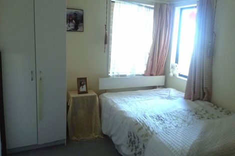 Photo of property in 17 Copplestone Place, New Lynn, Auckland, 0600