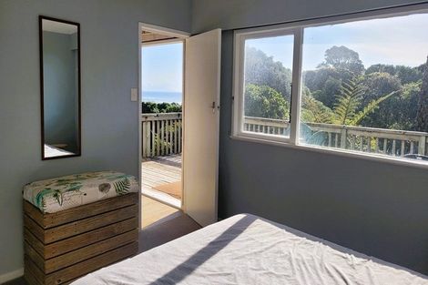 Photo of property in 12 Takarei Terrace, Mokau, 4376