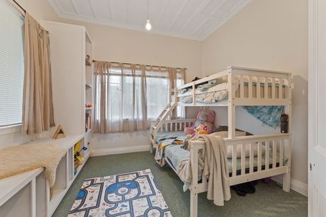 Photo of property in 8 London Street, Eltham, 4322