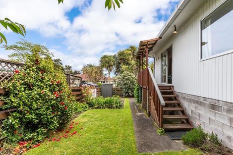 Photo of property in 18 Holland Grove, Richmond Heights, Taupo, 3330