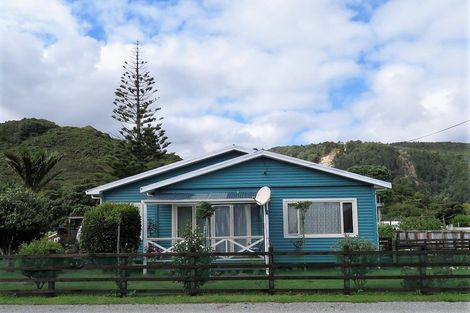 Photo of property in 2 Curtis Street, Hector, 7822