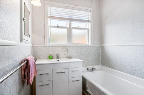 Photo of property in 101 Lincoln Road, Henderson, Auckland, 0610