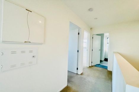 Photo of property in 16 Dorothy Thorpe Way, New Lynn, 0600