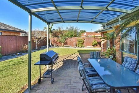 Photo of property in 33 Sandwick Drive, Weymouth, Auckland, 2103