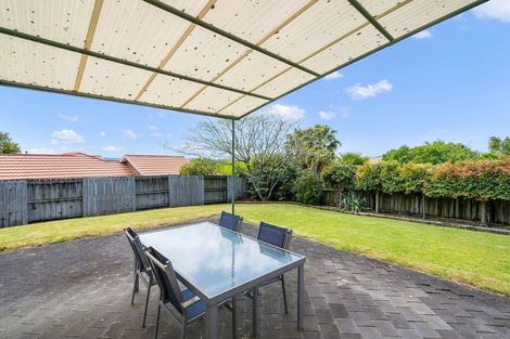 Photo of property in 11 Sandpiper Grove, Unsworth Heights, Auckland, 0632