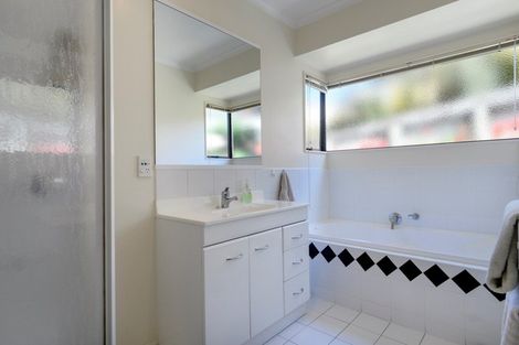 Photo of property in 32 Highgrove Place, Bethlehem, Tauranga, 3110