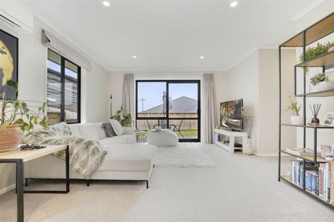 Photo of property in 142u3 Forest Lake Road, Forest Lake, Hamilton, 3200