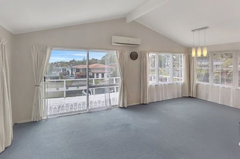 Photo of property in 46 Ayton Drive, Totara Vale, Auckland, 0629