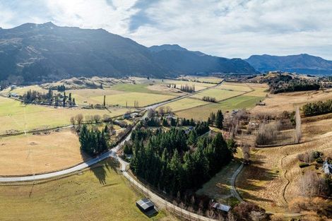 Photo of property in 2 Coronet View Road, Speargrass Flat, Queenstown, 9371