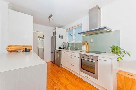 Photo of property in 10 Marie Crescent, Te Atatu South, Auckland, 0610