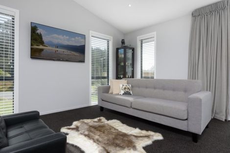 Photo of property in 291 Lakes Boulevard, Pyes Pa, Tauranga, 3112