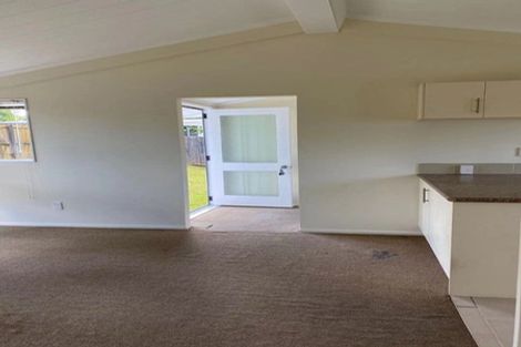 Photo of property in 41 Hobsonville Road, West Harbour, Auckland, 0618