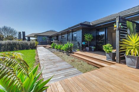 Photo of property in 35 Pinot Crescent, Ohau, 5570