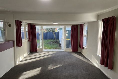 Photo of property in 17 Oakfield Street, Burnside, Christchurch, 8053