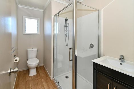 Photo of property in 1/72 Clevedon Road, Papakura, 2110