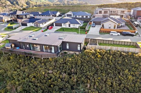 Photo of property in 37 Schooner Drive, Whitby, Porirua, 5024