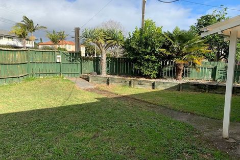 Photo of property in 1/44 College Road, Northcote, Auckland, 0627