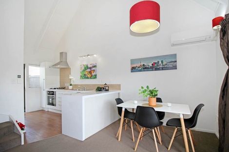 Photo of property in 4/58 Manuroa Road, Takanini, 2112