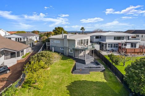 Photo of property in 90 Sandspit Road, Shelly Park, Auckland, 2014
