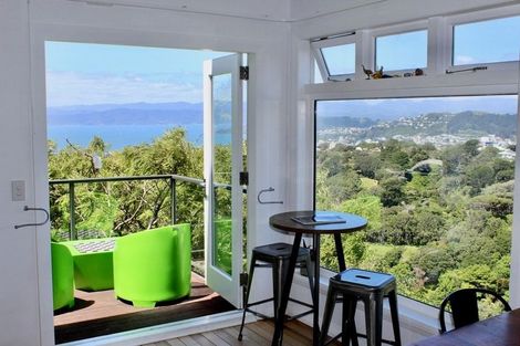 Photo of property in 47 Harbour View Road, Northland, Wellington, 6012