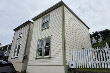 Photo of property in 2 Yale Road, Mount Cook, Wellington, 6021