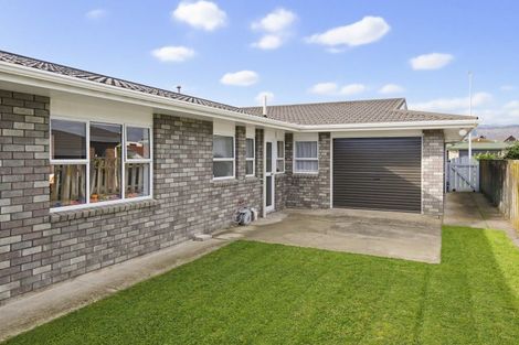 Photo of property in 16 Easton Way, Levin, 5510