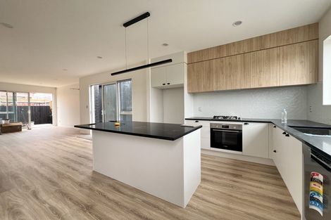 Photo of property in 7 Paretao Street, Massey, 0614