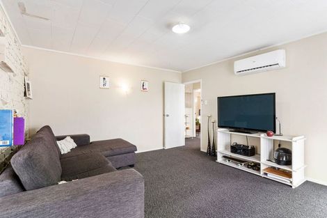 Photo of property in 14 Waari Avenue, Sunnyvale, Auckland, 0612