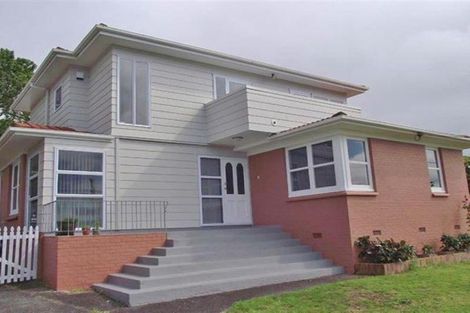 Photo of property in 10 Mcclintock Road, Massey, Auckland, 0614