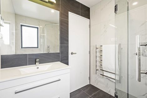 Photo of property in 1 Crompton Place, Orewa, 0931