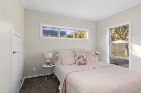 Photo of property in 39 Barber Grove, Moera, Lower Hutt, 5010