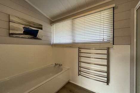 Photo of property in 112 Heta Road, Highlands Park, New Plymouth, 4312