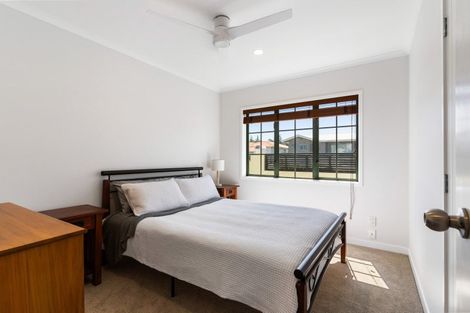 Photo of property in 201 Ocean Road, Whangamata, 3620