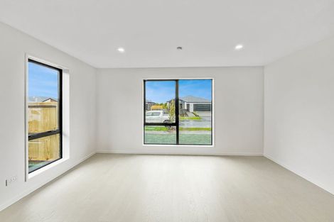 Photo of property in 35 Bill Hammond Drive, Belfast, 8051