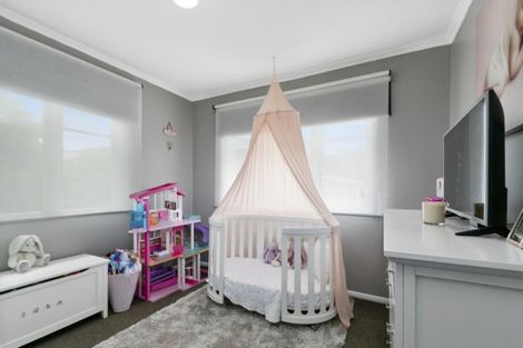 Photo of property in 19 Peel Place, Wainuiomata, Lower Hutt, 5014