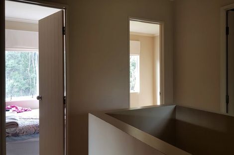 Photo of property in 22 George Deane Place, Greenhithe, Auckland, 0632