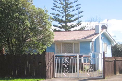 Photo of property in 55a Waimumu Road, Massey, Auckland, 0614