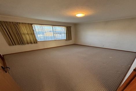 Photo of property in 2/2a Thorrington Road, Cashmere, Christchurch, 8022
