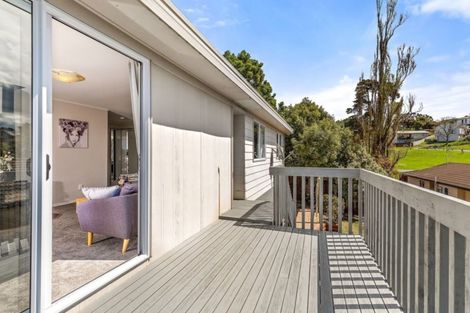 Photo of property in 24 Halloran Place, Massey, Auckland, 0614