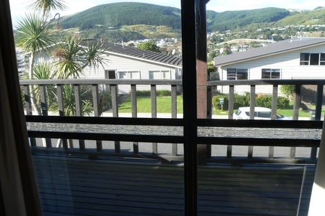 Photo of property in 82 Fyvie Avenue, Tawa, Wellington, 5028