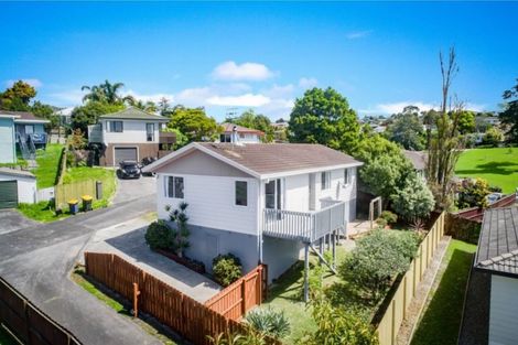 Photo of property in 24 Halloran Place, Massey, Auckland, 0614