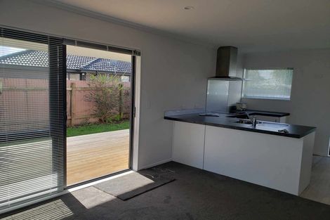 Photo of property in 21 Tairere Crescent, Rosehill, Papakura, 2113