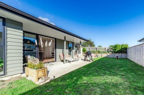 Photo of property in 6 Kaiwaru Place, Waikanae, 5036