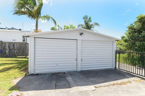 Photo of property in 11 Hill Crescent, New Lynn, Auckland, 0600