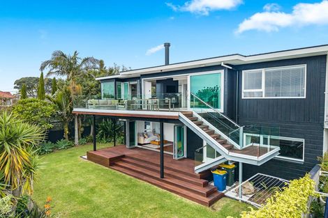 Photo of property in 2/5 Hauraki Road, Hauraki, Auckland, 0622