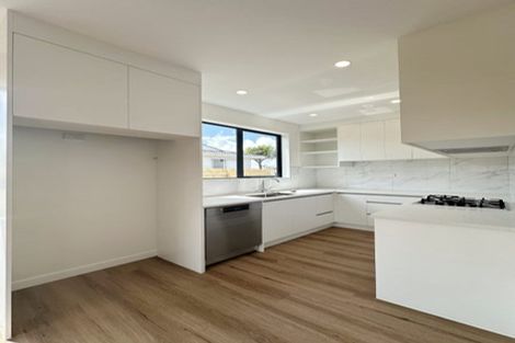 Photo of property in 30 Lisa Rise, Half Moon Bay, Auckland, 2012