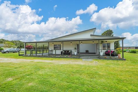 Photo of property in 10 Tui Glen Drive, Levin, 5571