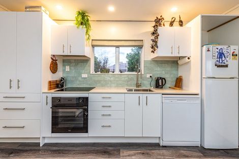 Photo of property in 51 Hussey Street, Waverley, 4510