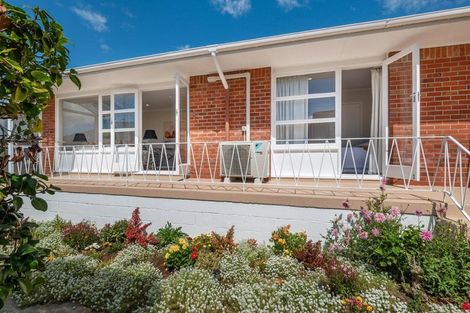 Photo of property in 1/5 Onepoto Road, Hauraki, Auckland, 0622